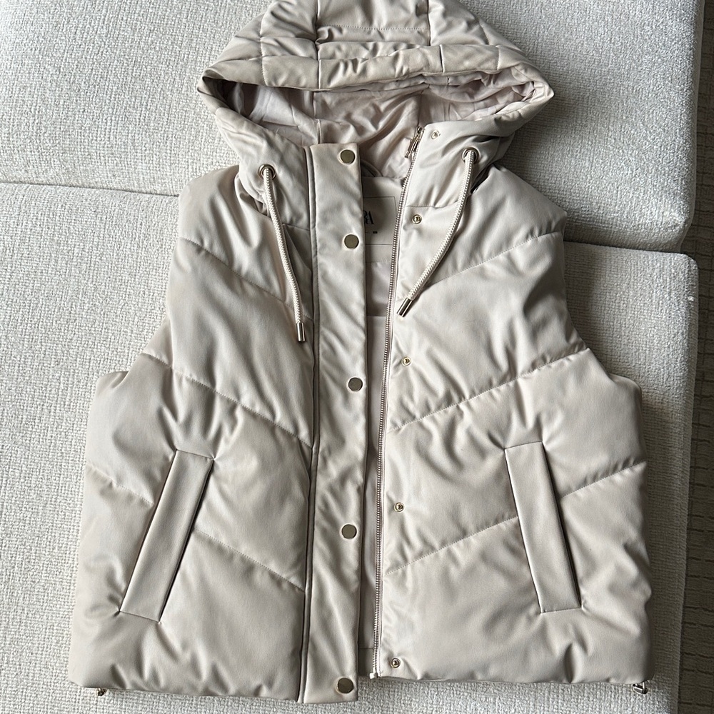 Zara Beige Hooded Puffer Vest